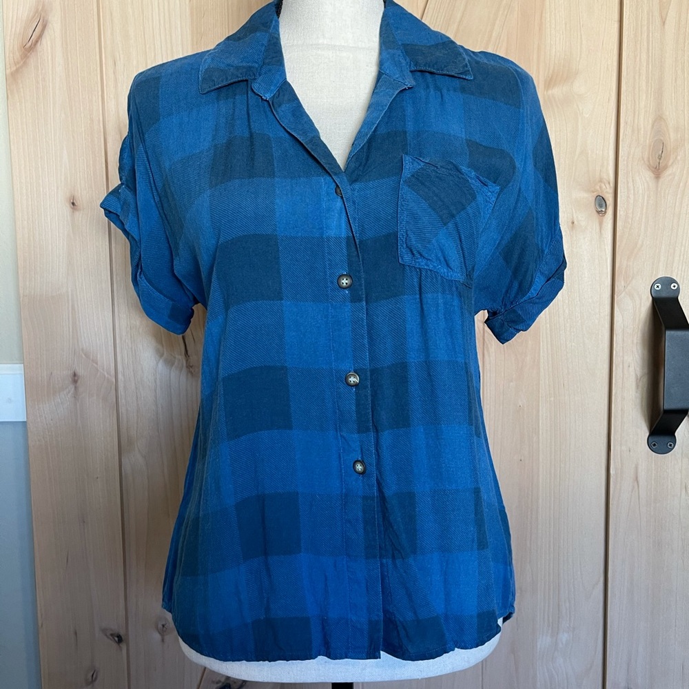 COPY - Style Envy plaid button down woman’s size medium